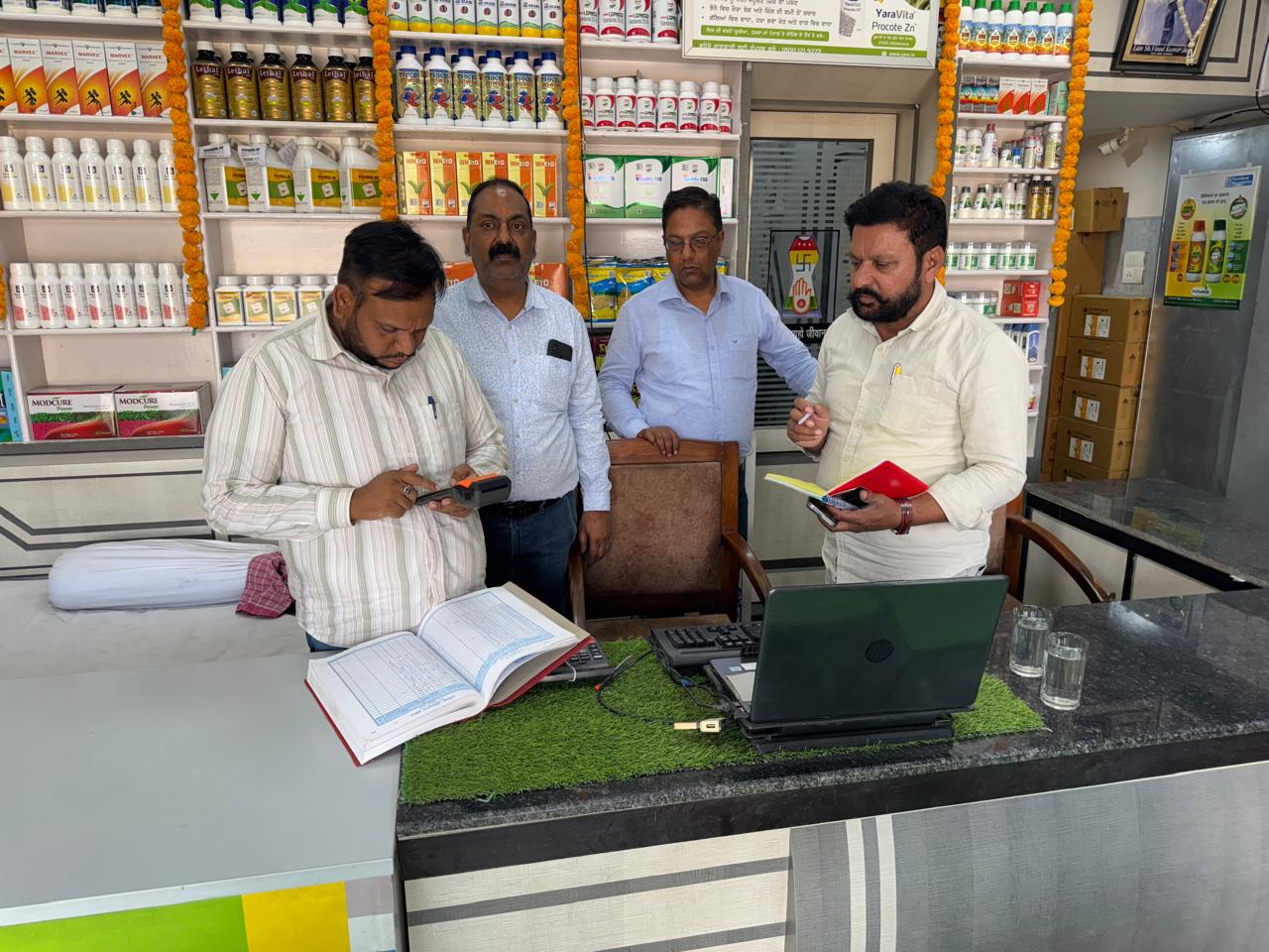 ਡੀਏਪੀ ਖਾਦ ਦੀਆਂ ਦੁਕਾਨਾਂ ਦੀ ਜਾਂਚ ਜਾਰੀ, ਕਾਲਾਬਜਾਰੀ ਨੂੰ ਰੋਕਣ ਲਈ ਸਰਕਾਰ ਹੋਈ ਗੰਭੀਰ