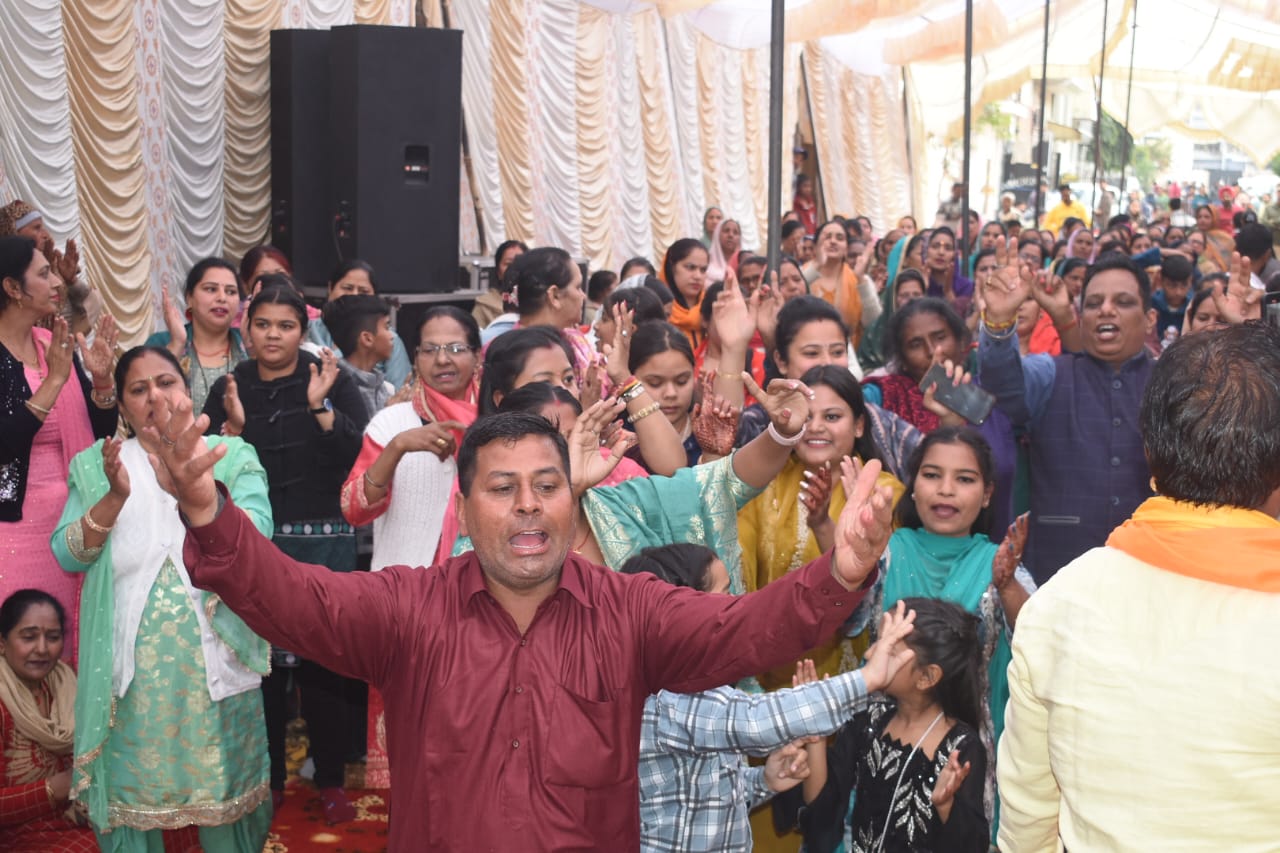 ਵਿਧਾਇਕ ਜਿੰਪਾ ਨੇ ਬਾਬਾ ਬਾਲਕ ਨਾਥ ਮੰਦਿਰ ’ਚ ਹੋਏ ਨਤਮਸਤਕ