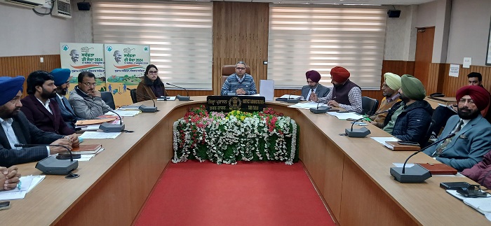 ਜ਼ਿਲ੍ਹੇ `ਚ ਚੱਲ ਰਹੇ ਵਿਕਾਸ ਕਾਰਜਾਂ ਦਾ ਜਾਇਜ਼ਾ ਲੈਣ ਲਈ ਡਿਪਟੀ ਕਮਿਸ਼ਨਰ ਵੱਲੋਂ ਸਮੂਹ ਵਿਭਾਗਾਂ ਦੇ ਅਧਿਕਾਰੀਆਂ ਨਾਲ ਵਿਸ਼ੇਸ ਮੀਟਿੰਗ