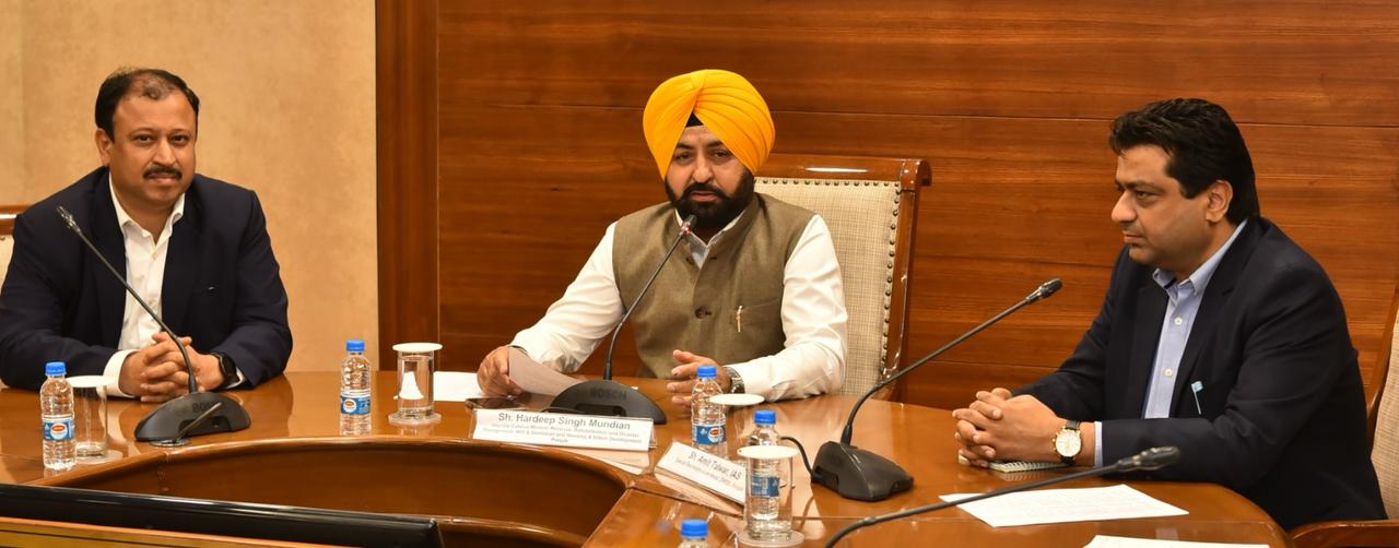 ਨੌਜਵਾਨਾਂ ਨੂੰ ਰੋਜ਼ਗਾਰ ਦੇਣ ਦੀ ਮੁਹਿੰਮ ਤਹਿਤ ਮੁੰਡੀਆਂ ਨੇ ਜਲ ਸਪਲਾਈ ਤੇ ਸੈਨੀਟੇਸ਼ਨ ਵਿੱਚ 44 ਉਮੀਦਵਾਰਾਂ ਨੂੰ ਨਿਯੁਕਤੀ ਪੱਤਰ ਸੌਂਪੇ
