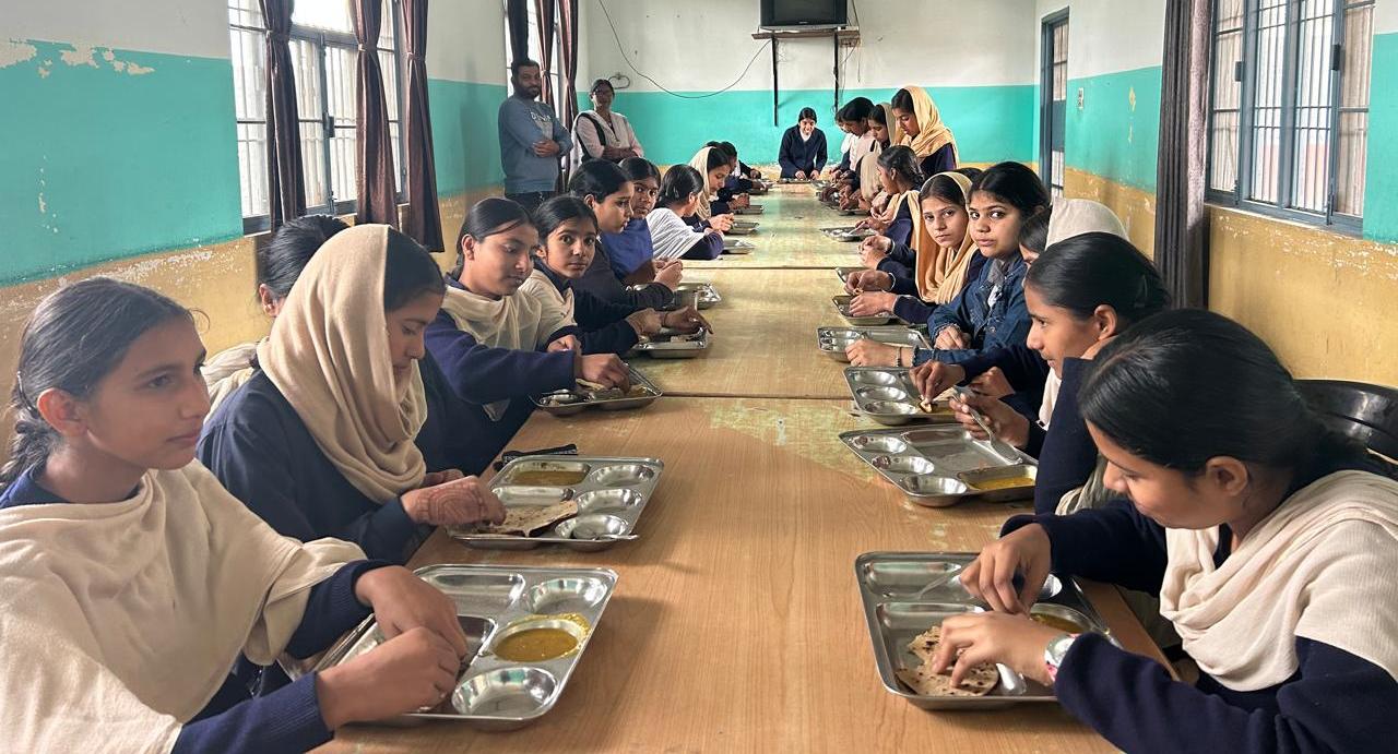 ਅਨੁਸੂਚਿਤ ਜਾਤੀਆਂ, ਕਬੀਲਿਆਂ, ਹੋਰ ਪੱਛੜੀਆਂ ਸ਼੍ਰੇਣੀਆਂ, ਘੱਟ ਗਿਣਤੀ ਭਾਈਚਾਰਿਆਂ ਆਦਿ ਦੀਆਂ ਵਿਦਿਆਰਥਣਾਂ ਲਈ ਸਿੱਖਿਆ ਦਾ ਚਾਨਣ ਮੁਨਾਰਾ ਬਣ ਕੇ ਉਭਰਿਆ ਭੋਗੀਵਾਲ ਦਾ ਹੋਸਟਲ