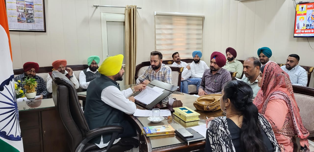 ਚੇਅਰਮੈਨ ਜੱਸੀ ਸੋਹੀਆਂ ਵਾਲਾ ਨੇ ਪੰਚਾਇਤ ਤੇ ਬਲਾਕ ਅਫ਼ਸਰਾਂ ਨਾਲ ਕੀਤੀ ਮੀਟਿੰਗ