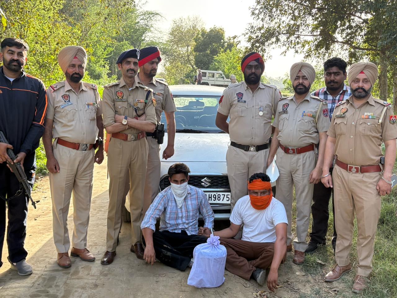 ਪੰਜਾਬ ਪੁਲਿਸ ਵੱਲੋਂ ਸਰਹੱਦ ਪਾਰੋਂ ਨਸ਼ਾਂ ਤਸਕਰੀ ਕਰਨ ਵਾਲੇ ਗਿਰੋਹ ਦਾ ਪਰਦਾਫਾਸ਼; 6 ਕਿਲੋ ਹੈਰੋਇਨ ਸਮੇਤ ਦੋ ਕਾਬੂ