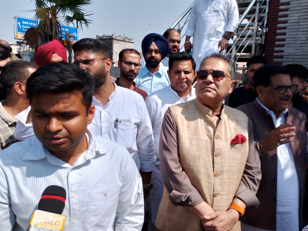 ਸ਼ਹੀਦ-ਏ-ਆਜ਼ਮ  ਭਗਤ ਸਿੰਘ, ਸ਼ਹੀਦ ਰਾਜਗੁਰੂ ਅਤੇ ਸ਼ਹੀਦ ਸੁਖਦੇਵ ਨੂੰ ਸ਼ਹੀਦੀ ਦਿਹਾੜੇ ਮੌਕੇ ਸ਼ਰਧਾ ਦੇ ਫੁੱਲ ਭੇਂਟ