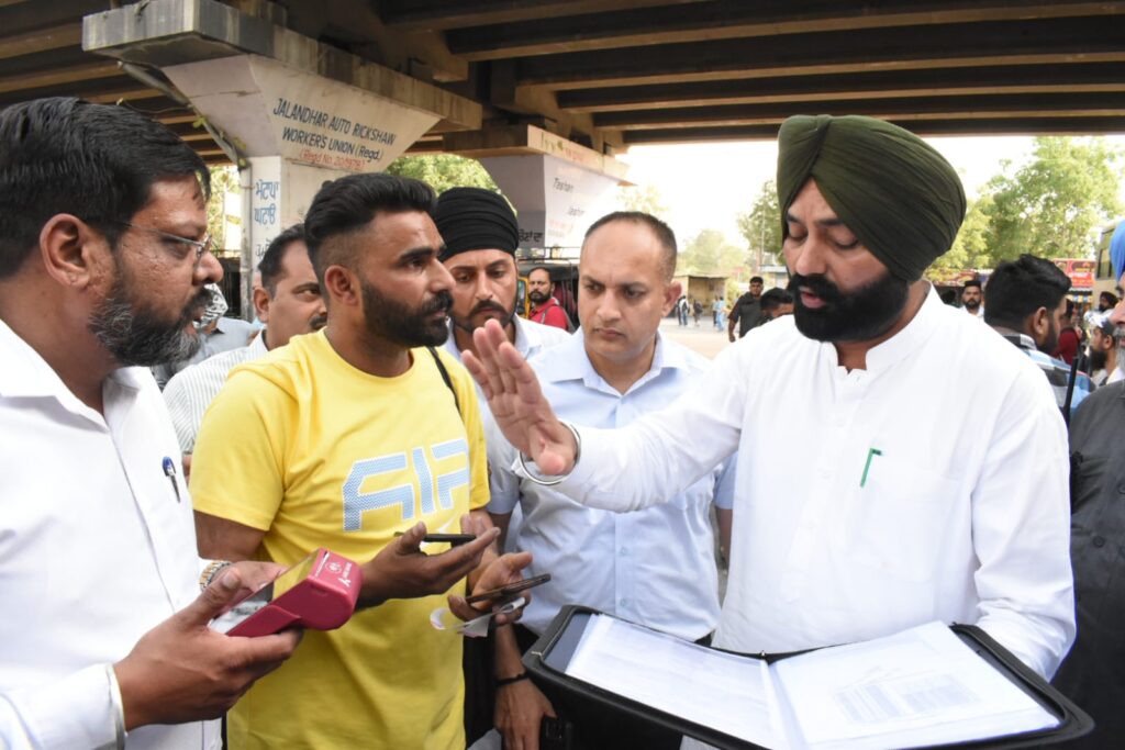 ਕੈਬਨਿਟ ਮੰਤਰੀ ਲਾਲਜੀਤ ਸਿੰਘ ਭੁੱਲਰ ਵੱਲੋਂ ਜਲੰਧਰ ਡਰਾਈਵਿੰਗ ਟੈਸਟ ਟਰੈਕ ਦਾ ਅਚਨਚੇਤ ਨਿਰੀਖਣ