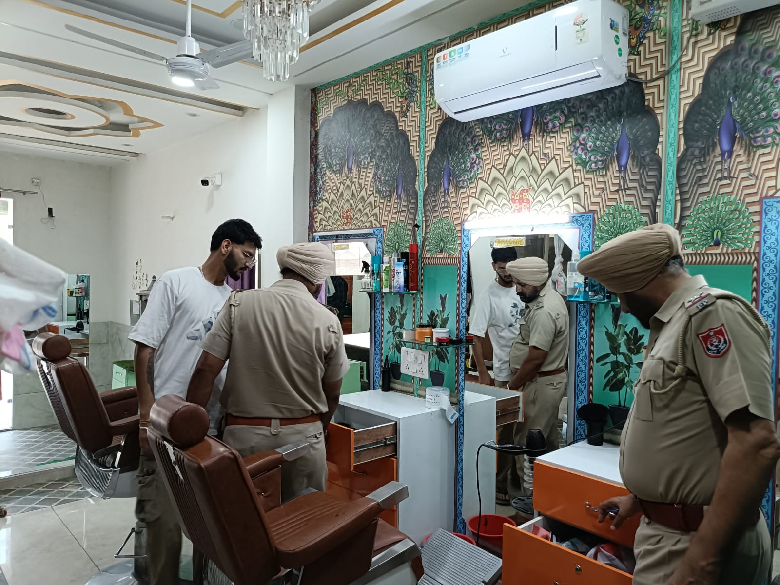ਮੋਗਾ ਪੁਲਿਸ ਵੱਲੋਂ ਸਪਾ ਸੈਟਰਾਂ,ਹੁੱਕਾ ਬਾਰ,ਸੈਲੂਨ,ਕਸੀਨੋ ਦੀ ਸੁਰੱਖਿਆ ਪੱਖ ਤੋਂ ਸ਼ਪੈਸ਼ਲ ਚੈਕਿੰਗ ਕੀਤੀ