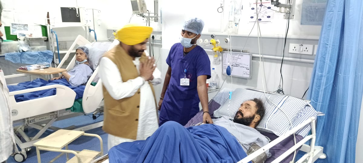 ਪੁਣਛ ਹਮਲੇ ਦੇ ਜਖਮੀਆਂ ਲਈ ਕੈਬਿਨਟ ਮੰਤਰੀ ਈ ਟੀ ਓ ਨੇ ਕੀਤਾ ਖੂਨਦਾਨ