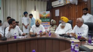 ਜਲ ਸਰੋਤ ਮੰਤਰੀ ਬਰਿੰਦਰ ਕੁਮਾਰ ਗੋਇਲ ਵੱਲੋਂ ਸ੍ਰੀ ਮੁਕਤਸਰ ਸਾਹਿਬ ਦੇ ਵੱਖ ਵੱਖ ਪ੍ਰੋਜੈਕਟਾਂ ਦੀ ਸਮੀਖਿਆ ਲਈ ਬੈਠਕ