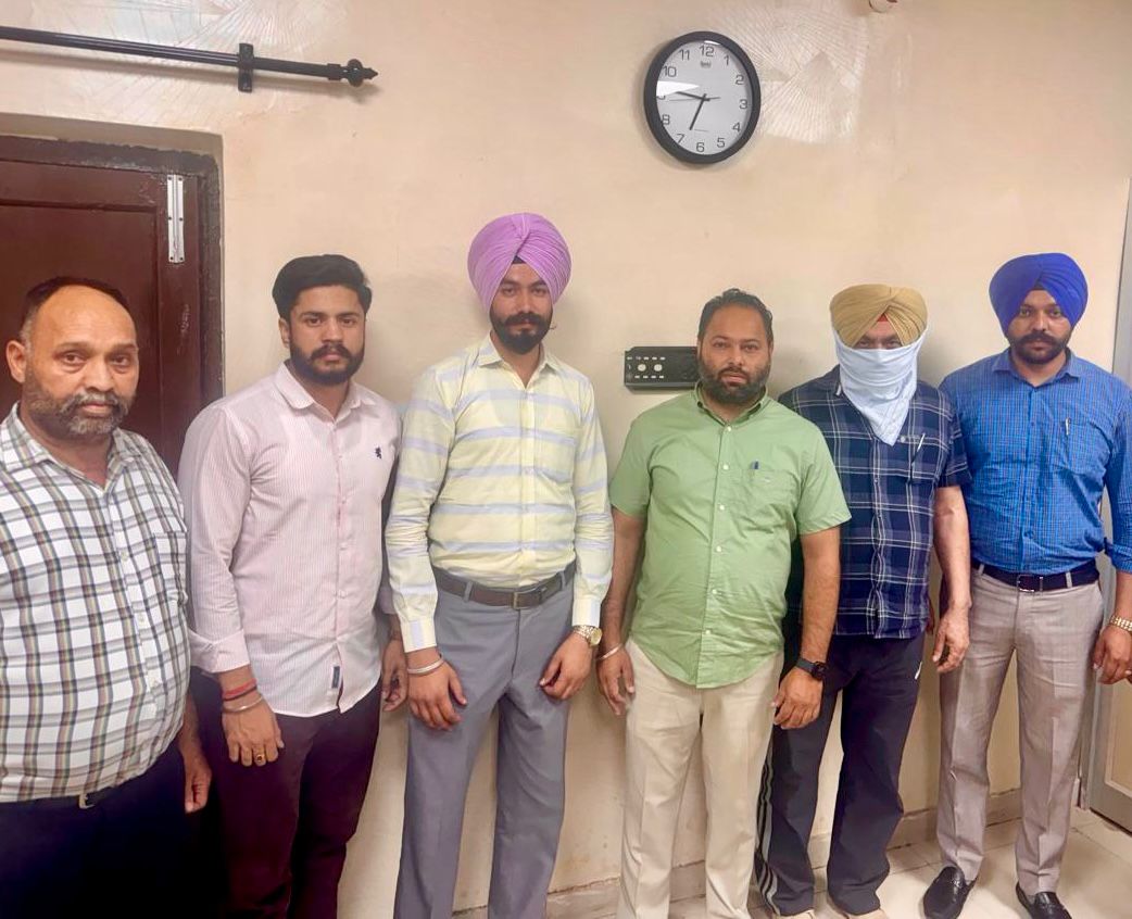ਭ੍ਰਿਸ਼ਟਾਚਾਰ ਵਿਰੁੱਧ ਮੁਹਿੰਮ : ਵਿਜੀਲੈਂਸ ਬਿਊਰੋ ਨੇ 25,000 ਰੁਪਏ ਰਿਸ਼ਵਤ ਲੈਂਦਾ ਸਹਾਇਕ ਸਬ-ਇੰਸਪੈਕਟਰ ਕੀਤਾ ਗ੍ਰਿਫ਼ਤਾਰ