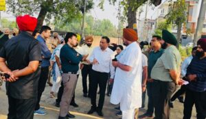 ਮਾਨ ਸਰਕਾਰ ਐਕਸ਼ਨ ਵਿੱਚ: ਮੰਤਰੀ ਰਵਜੋਤ ਸਿੰਘ ਨੇ ਲਾਪਰਵਾਹੀ ‘ਤੇ ਸ਼ਿਕੰਜਾ ਕੱਸਿਆ, ਡੇਰਾਬੱਸੀ ਵਿੱਚ ਤੇਜ਼ੀ ਨਾਲ ਸਫਾਈ ਦੇ ਦਿੱਤੇ ਆਦੇਸ਼