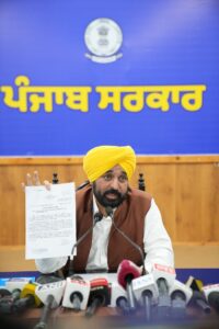 ਪੰਜਾਬ ਆਪਣੀ ਲੁੱਟ ਹੋਣ ਦੇ ਬਦਲੇ ਕਿਸੇ ਤਰ੍ਹਾਂ ਦੀ ਅਦਾਇਗੀ ਨਹੀਂ ਕਰੇਗਾ-ਭਾਖੜਾ ਡੈਮ ’ਤੇ ਸੀ.ਆਈ.ਐਸ.ਐਫ. ਦੀ ਤਾਇਨਾਤੀ ਕਰਨ ਦੇ ਫੈਸਲੇ ਲਈ ਕੇਂਦਰ ’ਤੇ ਵਰ੍ਹੇ ਮੁੱਖ ਮੰਤਰੀ