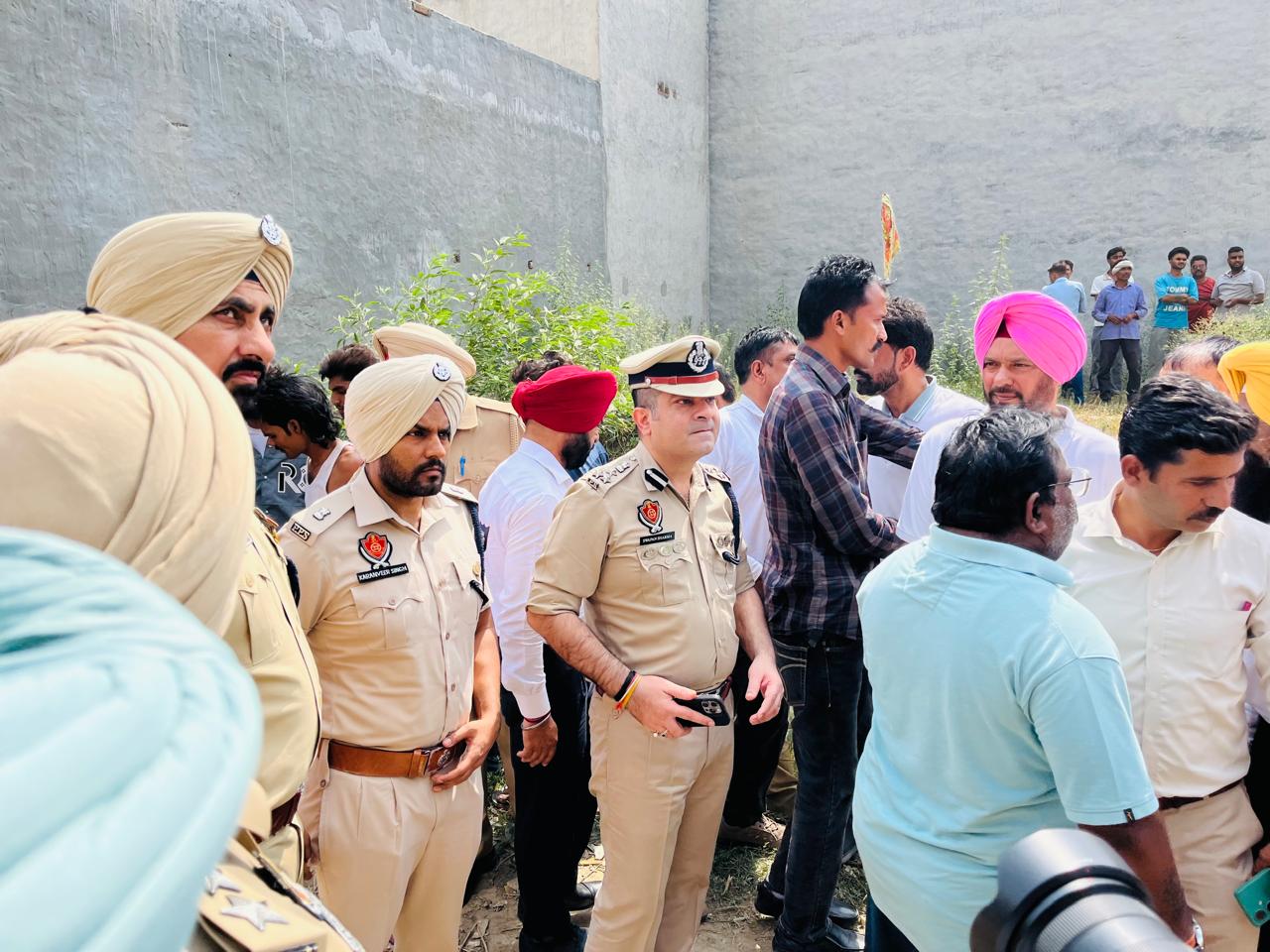ਮਾਨ ਸਰਕਾਰ ਵੱਲੋਂ ਨਸ਼ਾ ਵਿਰੋਧੀ ਜੰਗ ਦੌਰਾਨ ਸਖ਼ਤ ਕਾਰਵਾਈ: ਨਸ਼ਾ ਤਸਕਰਾਂ ਦੀਆਂ ਗੈਰ-ਕਾਨੂੰਨੀ ਜਾਇਦਾਦਾਂ ‘ਤੇ ਇਕ-ਇਕ ਕਰਕੇ ਚਲਾਇਆ ਬੁਲਡੋਜ਼ਰ