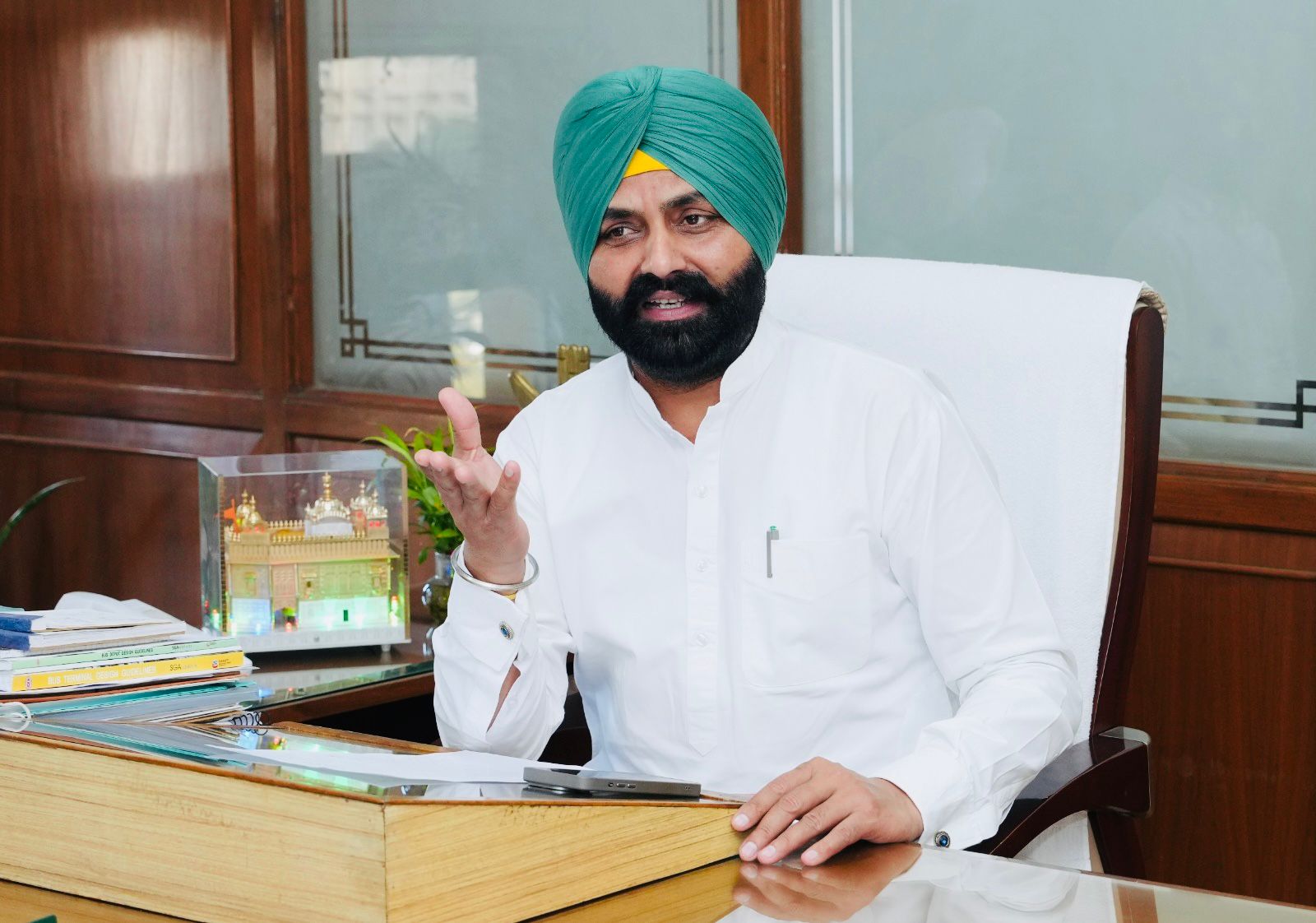 ਪੰਜਾਬ ਸਰਕਾਰ ਨੇ ਆਰ.ਸੀ. ਅਤੇ ਡੀ.ਐਲ. ਦੇ ਬੈਕਲਾਗ ਸਬੰਧੀ ਲਿਆ ਵੱਡਾ ਫੈਸਲਾ; ਰਜਿਸਟ੍ਰੇਸ਼ਨ ਦੇ ਅਧਿਕਾਰ ਖੇਤਰੀ ਅਧਿਕਾਰੀਆਂ ਨੂੰ ਦਿੱਤੇ