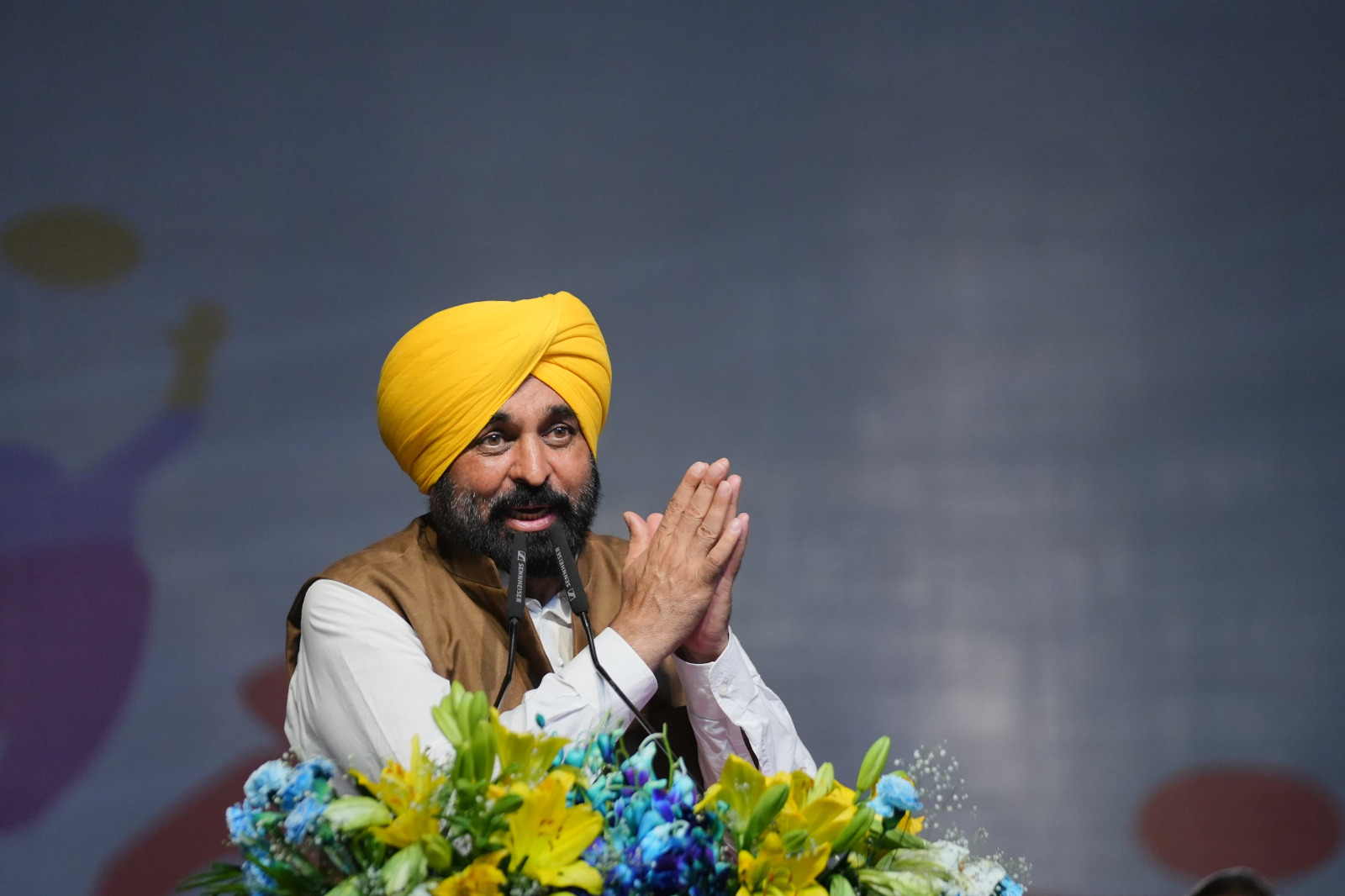 ਪੰਜਾਬ ਵਿੱਚ ਖੇਡ ਸੱਭਿਆਚਾਰ ਸੁਰਜੀਤ ਕਰਨ ਦੀ ਸ਼ੁਰੂਆਤ: ਕੇਜਰੀਵਾਲ ਅਤੇ ਮੁੱਖ ਮੰਤਰੀ ਮਾਨ ਨੇ ਜਲੰਧਰ ਵਿੱਚ 78 ਕਰੋੜ ਰੁਪਏ ਦੀ ਲਾਗਤ ਨਾਲ ਭਾਰਤ ਦੇ ਪਹਿਲੇ ਬਹੁ-ਮੰਤਵੀ ਖੇਡ ਕੰਪਲੈਕਸ ਦੀ ਨੀਂਹ ਰੱਖੀ