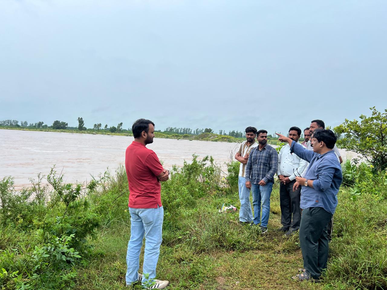 ਸਤਲੁਜ ਦਰਿਆ ਨਾਲ ਲੱਗਦੇ ਹੜ੍ਹ ਸੰਭਾਵਿਤ ਖੇਤਰਾਂ ’ਤੇ ਜਲੰਧਰ ਪ੍ਰਸ਼ਾਸਨ ਦੀ ਪੈਨੀ ਨਜ਼ਰ