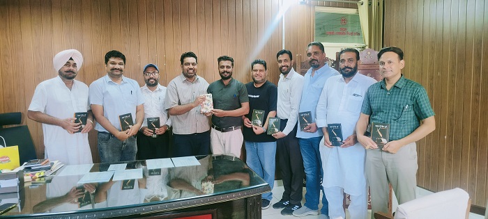 ਅਮਨਿੰਦਰ ਸਿੰਘ ਕੁਠਾਲਾ ਦੀ ਕਿਤਾਬ “ਲਫ਼ਜ਼ ਜੋ ਬੋਲ ਪਏ” ਲੋਕ ਅਰਪਣ