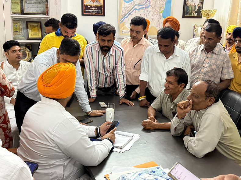 ਪੰਜਾਬ ਸਰਕਾਰ ਵੱਲੋਂ 15 ਕਰੋੜ ਰੁਪਏ ਦੀ ਲਾਗਤ ਨਾਲ ਦਰਿਆਵਾਂ ਦੇ ਕੰਢੇ ਮਜ਼ਬੂਤ ਕਰਨ ਨਾਲ ਹੋਇਆ ਇਲਾਕੇ ਦਾ ਭਾਰੀ ਬਚਾਅ – ਹਰਜੋਤ ਸਿੰਘ ਬੈਂਸ