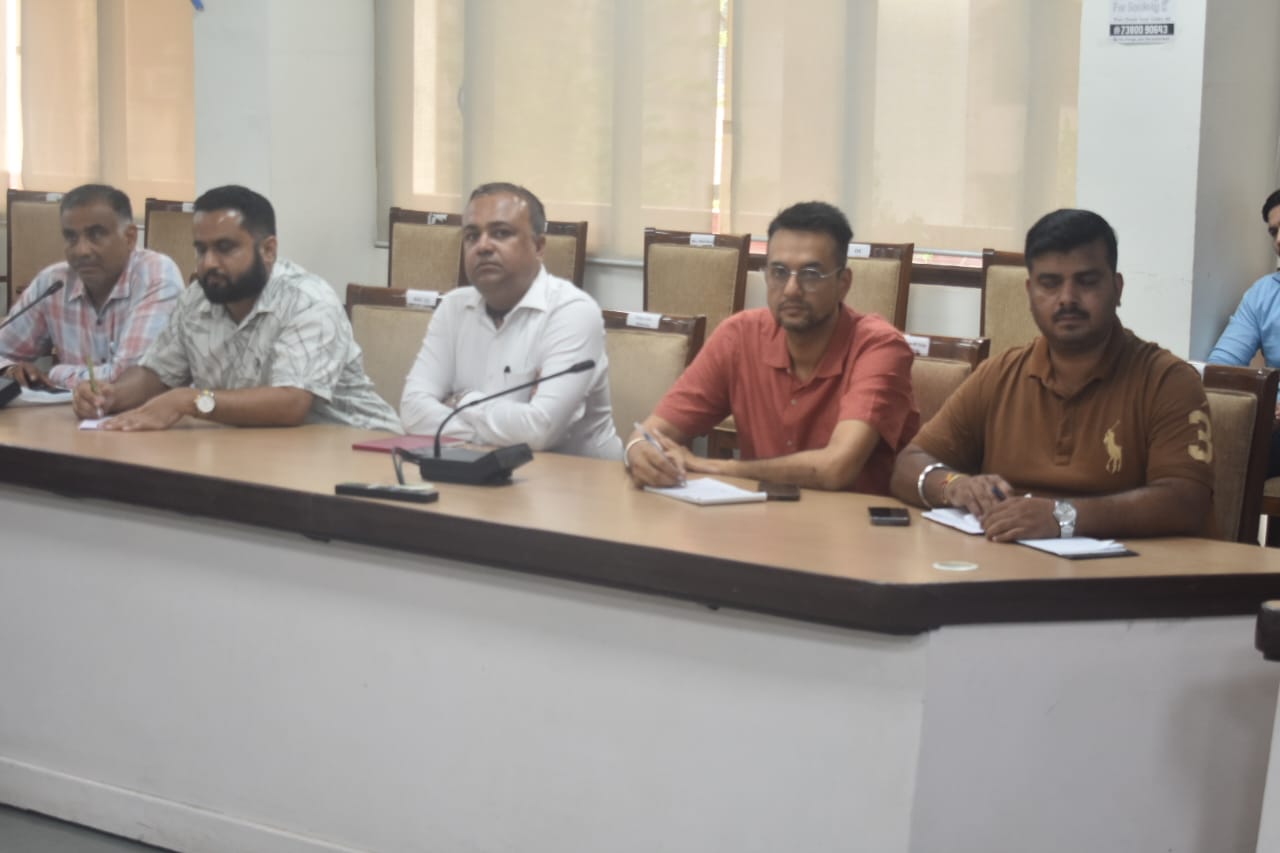 ਡਿਪਟੀ ਕਮਿਸ਼ਨਰ ਨੇ ਝੋਨੇ ਦੇ ਖ਼ਰੀਦ ਸੀਜ਼ਨ ਦੀਆਂ ਤਿਆਰੀਆਂ ਸਬੰਧੀ ਕੀਤੀ ਮੀਟਿੰਗ