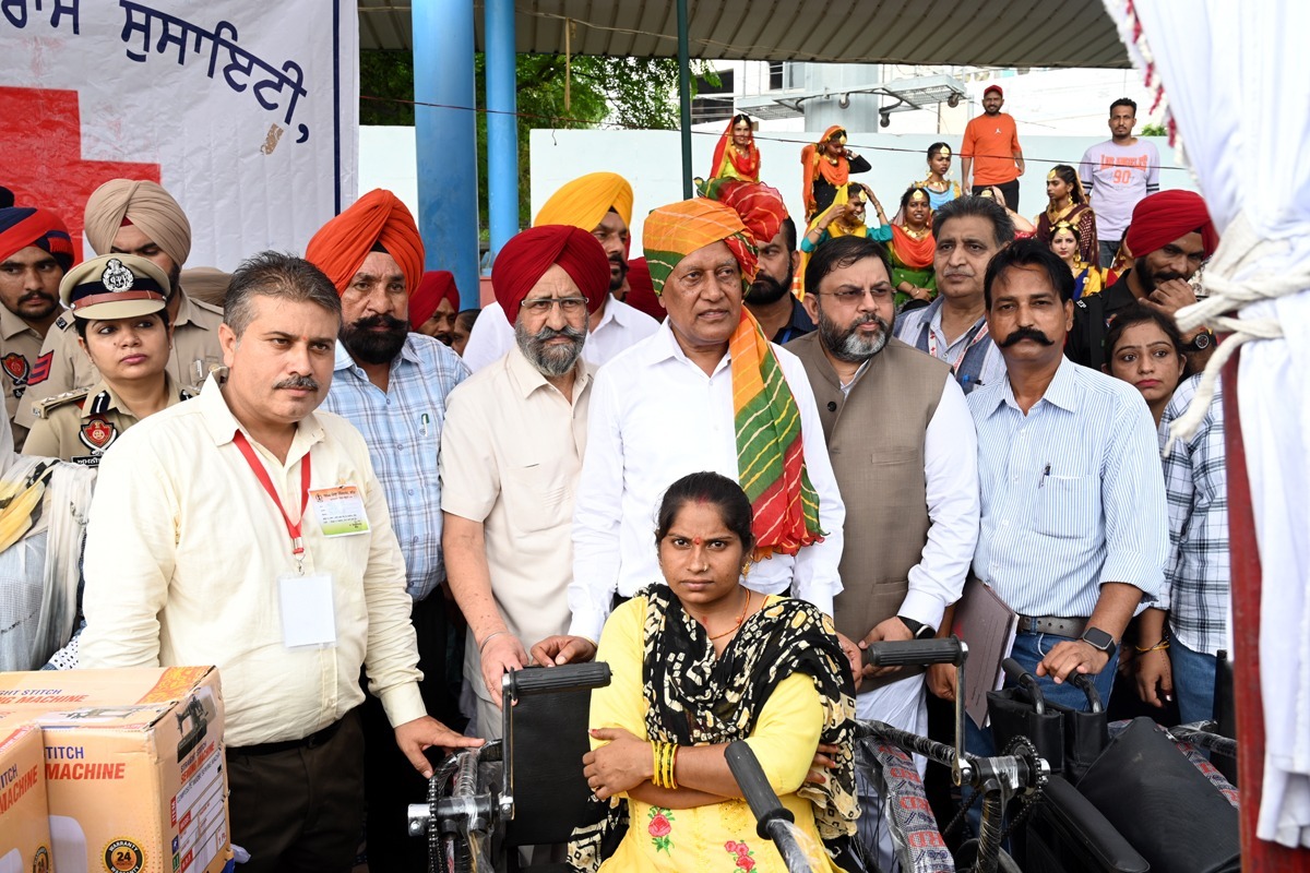 ਬਠਿੰਡਾ ਵਿਖੇ ਜਲ ਸਰੋਤ ਮੰਤਰੀ ਬਰਿੰਦਰ ਕੁਮਾਰ ਗੋਇਲ ਨੇ ਲਹਿਰਾਇਆ ਕੌਮੀ ਤਿਰੰਗਾ