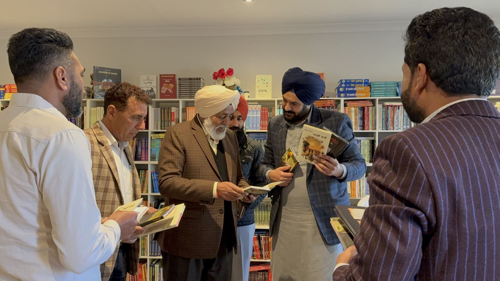 ਵਿਧਾਇਕ ਲਾਭ ਸਿੰਘ ਉਗੋਕੇ ਦੀ ਪੁਸਤਕ ਤੂੰ ਇਕ ਦੀਵਾ ਬਣ ਆਸਟ੍ਰੇਲੀਆ ‘ਚ ਰਿਲੀਜ਼