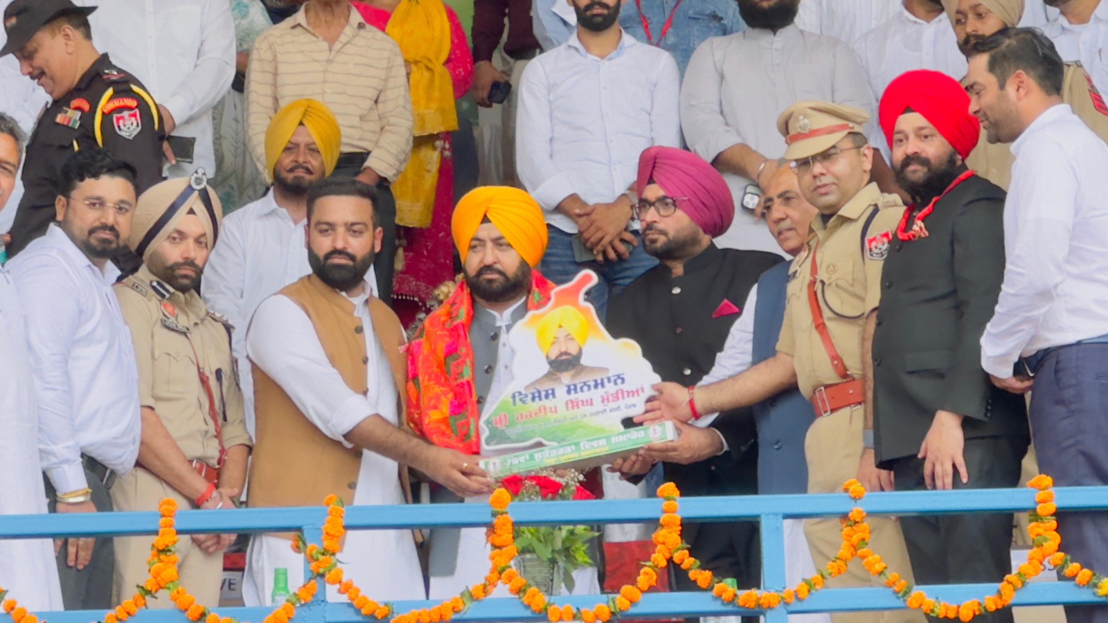 79ਵੇਂ ਅਜ਼ਾਦੀ ਦਿਹਾੜੇ ਮੌਕੇ ਕੈਬਨਿਟ ਮੰਤਰੀ ਹਰਦੀਪ ਸਿੰਘ ਮੁੰਡੀਆਂ ਨੇ ਗੁਰਦਾਸਪੁਰ ਵਿਖੇ ਕੌਮੀ ਝੰਡਾ ਲਹਿਰਾਇਆ