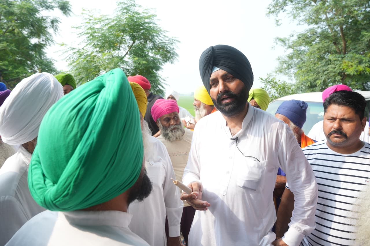 ਕੈਬਿਨੇਟ ਮੰਤਰੀ ਲਾਲਜੀਤ ਸਿੰਘ ਭੁੱਲਰ ਵੱਲੋਂ ਦਰਿਆ ਵਿੱਚ ਪਾਣੀ ਦੇ ਵਧੇ ਪੱਧਰ ਕਰਕੇ ਪ੍ਰਭਾਵਿਤ ਇਲਾਕਿਆਂ ਦਾ ਦੌਰਾ