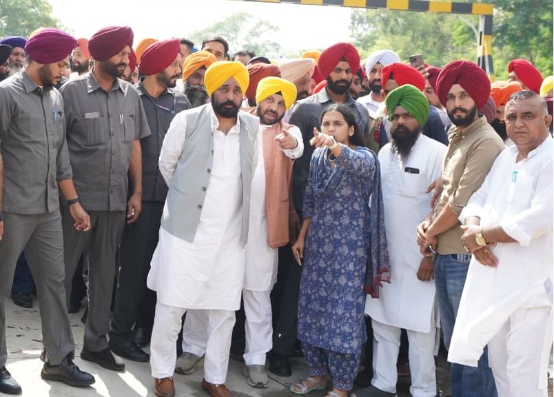 ਮੁੱਖ ਮੰਤਰੀ ਵੱਲੋਂ ਅਧਿਕਾਰੀਆਂ ਨੂੰ ਹੜ੍ਹ ਪ੍ਰਭਾਵਿਤ ਇਲਾਕਿਆਂ ਵਿੱਚ ਬਚਾਅ ਤੇ ਰਾਹਤ ਕਾਰਜਾਂ ਵਿੱਚ ਹੋਰ ਤੇਜ਼ੀ ਲਿਆਉਣ ਦੇ ਨਿਰਦੇਸ਼