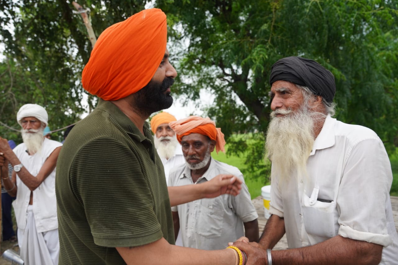 ਦਰਿਆਈ ਪਾਣੀ ਨਾਲ ਪ੍ਰਭਾਵਿਤ ਲੋਕਾਂ ਦਾ ਸਹਾਰਾ ਬਣੇ ਕੈਬਨਿਟ ਮੰਤਰੀ ਲਾਲਜੀਤ ਸਿੰਘ ਭੁੱਲਰ