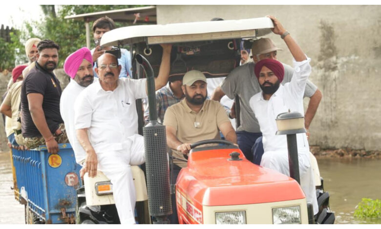 ਸਿਹਤ ਵਿਭਾਗ ਪੰਜਾਬ ਦੇ ਹੜ੍ਹ ਪ੍ਰਭਾਵਿਤ ਖੇਤਰਾਂ ਵਿੱਚ ਸਿਹਤ ਸੇਵਾਵਾਂ ਯਕੀਨੀ ਬਣਾਉਣ ਲਈ ਪੂਰੀ ਤਰ੍ਹਾਂ ਵਚਨਬੱਧ