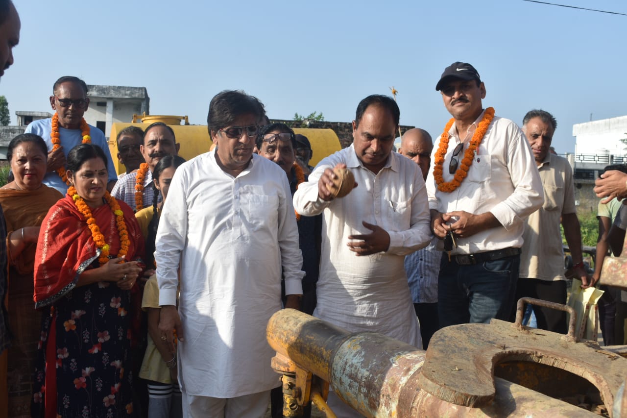 ਵਿਧਾਇਕ ਬ੍ਰਮ ਸ਼ੰਕਰ ਜਿੰਪਾ ਨੇ ਵਾਰਡ ਨੰਬਰ 1 ‘ਚ ਟਿਊਬਵੈੱਲ ਦਾ ਕੀਤਾ ਉਦਘਾਟਨ