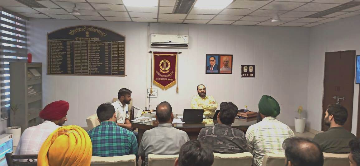 ਸ੍ਰੀ ਮਕਤਸਰ ਸਾਹਿਬ ਜ਼ਿਲ੍ਹੇ ‘ਚ ਸੁਚੱਜੇ ਪਰਾਲੀ ਪ੍ਰਬੰਧਨ ਸਬੰਧੀ ਵਧੀਕ ਡਿਪਟੀ ਕਮਿਸ਼ਨਰ ਵਲੋਂ ਪ੍ਰਸ਼ਾਸਨਿਕ ਅਧਿਕਾਰੀਆਂ ਨਾਲ ਵਿਸ਼ੇਸ਼ ਮੀਟਿੰਗ