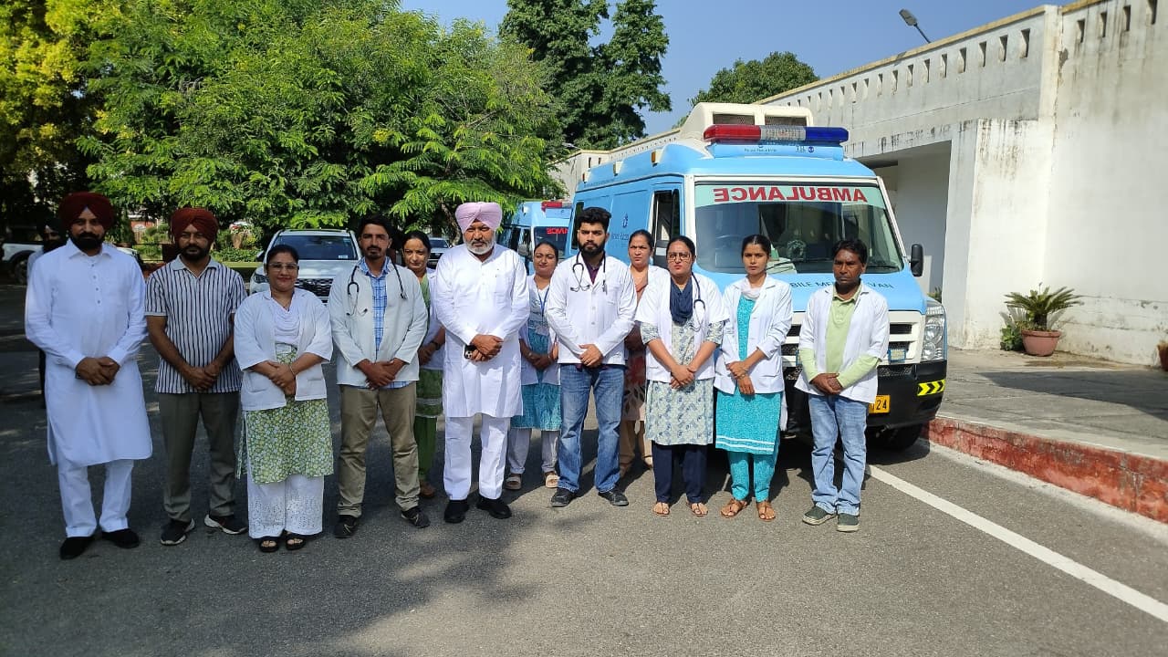 ਵਿੱਤ ਮੰਤਰੀ ਹਰਪਾਲ ਸਿੰਘ ਚੀਮਾ ਨੇ ਹਲਕਾ ਦਿੜ੍ਹਬਾ ਦੇ ਹੜ੍ਹ ਪ੍ਰਭਾਵਿਤ ਖੇਤਰਾਂ ਲਈ ਭੇਜੀਆਂ ਤਿੰਨ ਐਂਬੂਲੈਂਸਾਂ