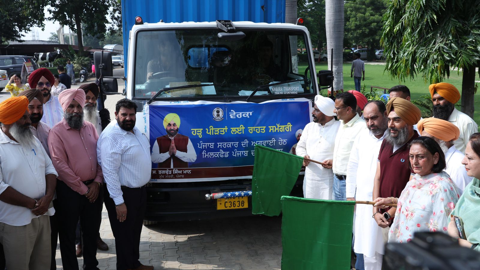 ਮਿਲਕਫੈੱਡ ਨੇ ਹੜ੍ਹ ਪ੍ਰਭਾਵਿਤ ਜਿ਼ਲ੍ਹਿਆਂ ਵਿੱਚ ਮੁਫ਼ਤ ਪਸ਼ੂ ਚਾਰਾ ਮੁਹੱਈਆ ਕਰਵਾਉਣ ਲਈ 50 ਕਰੋੜ ਦੀ ਐਨ.ਡੀ.ਡੀ.ਬੀ. ਗ੍ਰਾਂਟ ਦੀ ਕੀਤੀ ਮੰਗ