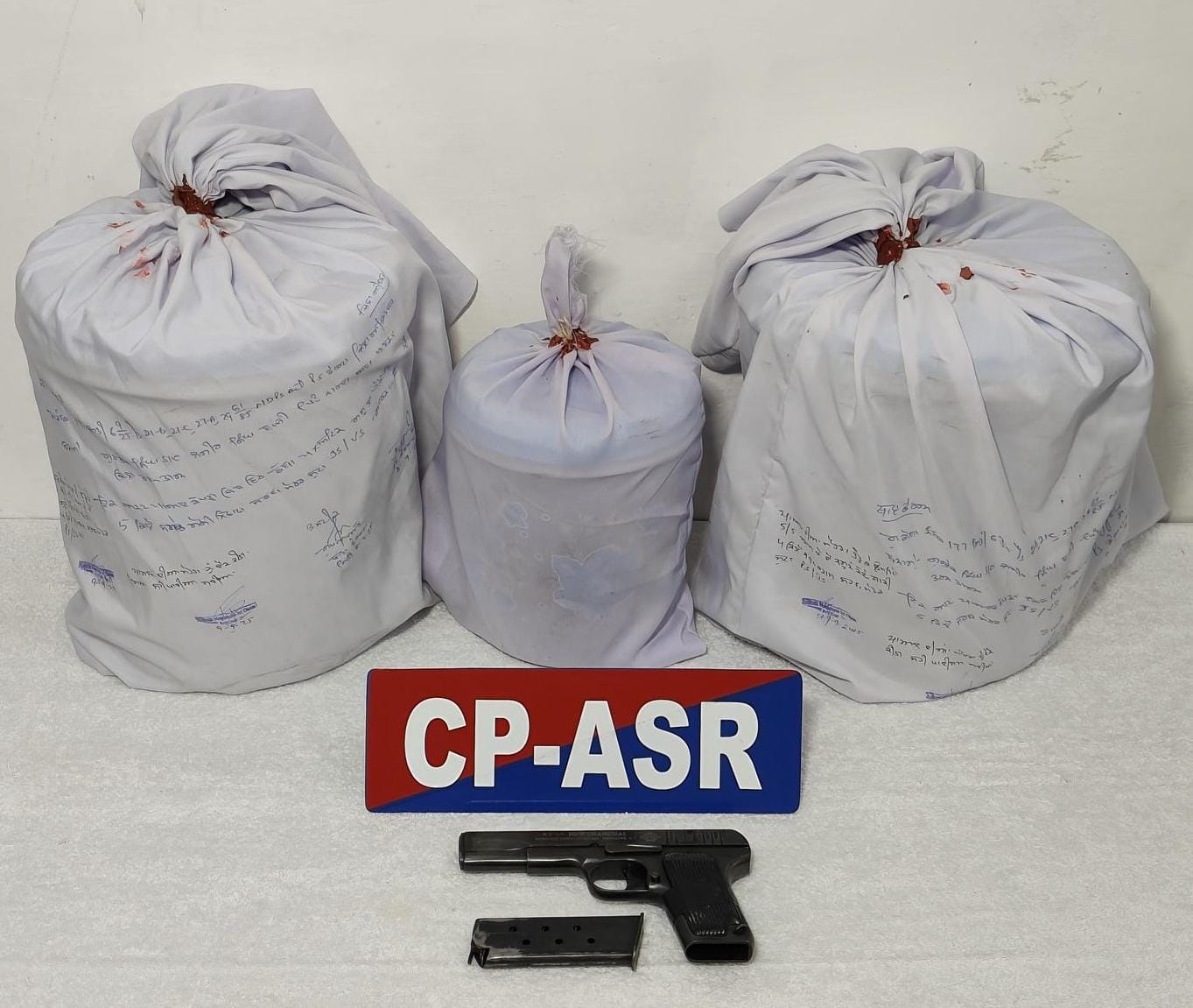 8 ਕਿਲੋਗ੍ਰਾਮ ਹੈਰੋਇਨ ਬਰਾਮਦਗੀ ਮਾਮਲਾ: ਗੁਰਸੇਵਕ ਦੇ ਬਿਆਨ ‘ਤੇ ਪਿਤਾ-ਪੁੱਤਰ ਸਮੇਤ ਚਾਰ ਵਿਅਕਤੀ 12 ਕਿਲੋਗ੍ਰਾਮ ਹੈਰੋਇਨ ਸਮੇਤ ਗ੍ਰਿਫ਼ਤਾਰ; ਕੁੱਲ ਬਰਾਮਦਗੀ 20 ਕਿਲੋਗ੍ਰਾਮ ਤੱਕ ਪਹੁੰਚੀ