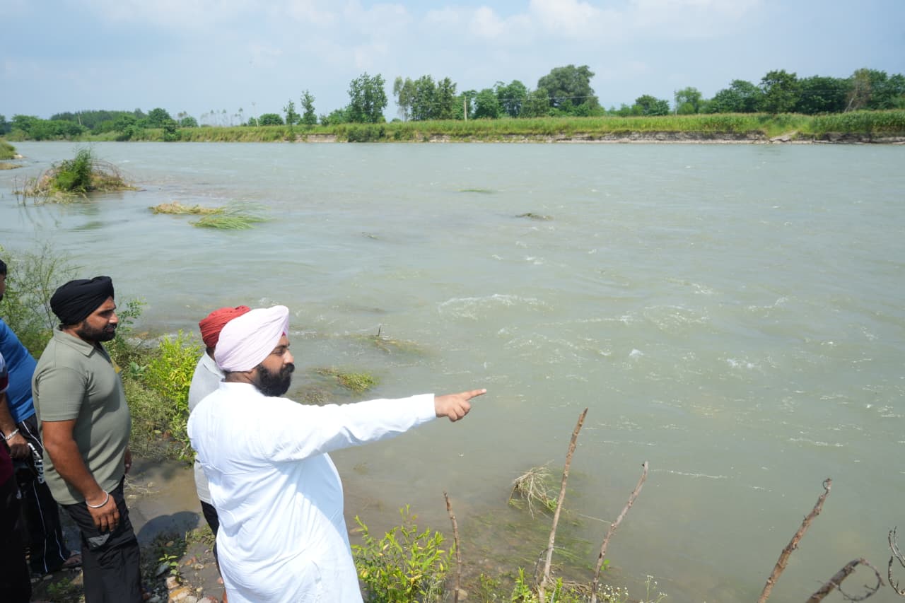 ਹੜ੍ਹ ਪ੍ਰਭਾਵਿਤ ਇਲਾਕਿਆਂ ਵਿੱਚ 100 ਪ੍ਰਤੀਸ਼ਤ ਸੜਕੀ ਸੰਪਰਕ, ਬਿਜਲੀ ਤੇ ਪਾਣੀ ਦੀ ਸਪਲਾਈ ਮੁੜ ਬਹਾਲ- ਹਰਜੋਤ ਸਿੰਘ ਬੈਂਸ