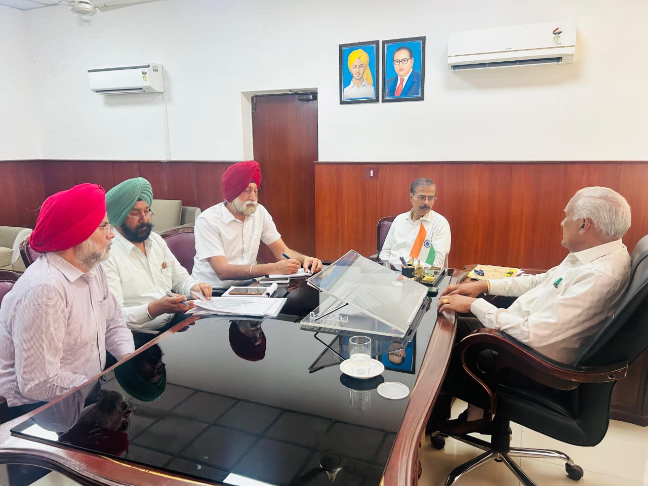 ਦਰਿਆਵਾਂ ਦੇ ਪਾੜ ਪੂਰਨ ਦੇ ਕੰਮਾਂ ‘ਚ ਹੋਰ ਤੇਜ਼ੀ ਲਿਆਂਦੀ ਜਾਵੇ: ਬਰਿੰਦਰ ਕੁਮਾਰ ਗੋਇਲ ਵੱਲੋਂ ਅਧਿਕਾਰੀਆਂ ਨੂੰ ਹਦਾਇਤ