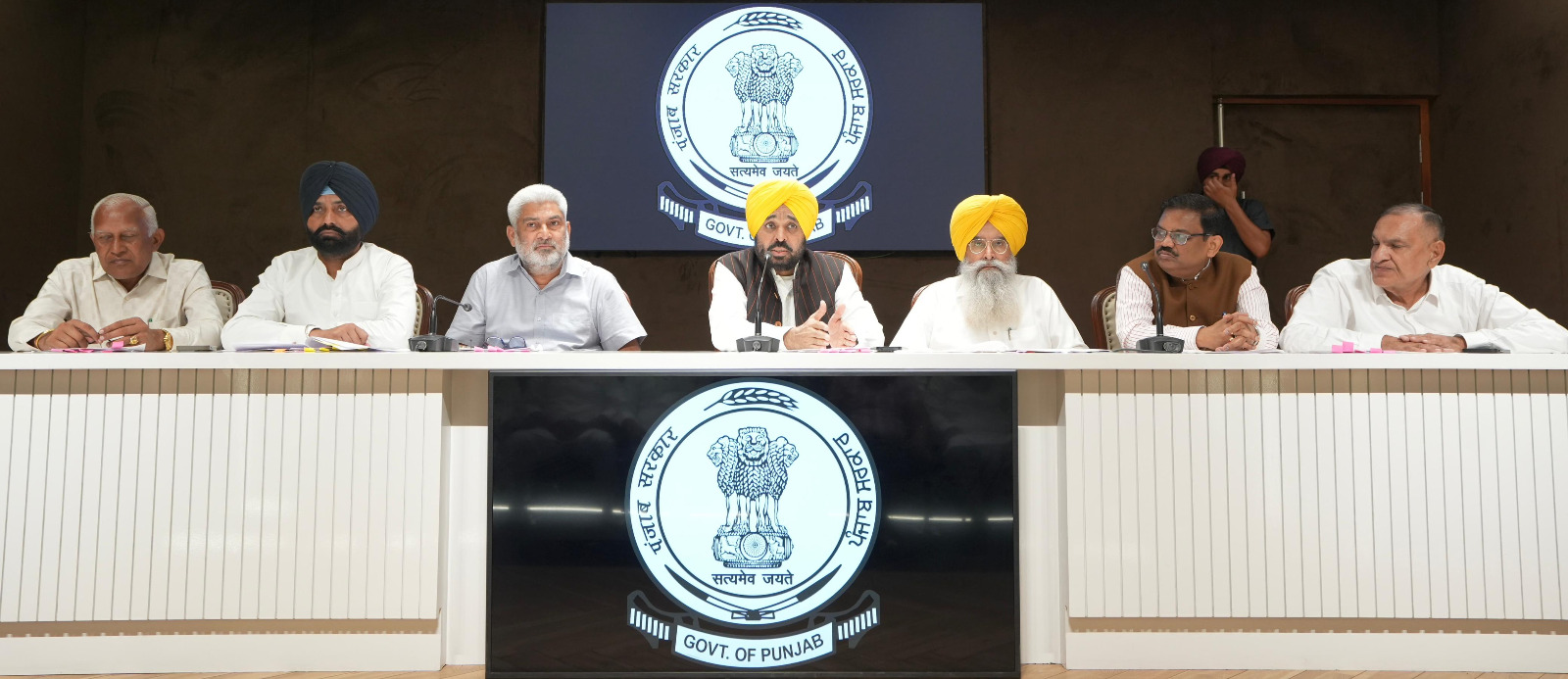 ਮੁੱਖ ਮੰਤਰੀ ਵੱਲੋਂ ਆੜ੍ਹਤੀਆਂ ਦੀਆਂ ਮੰਗਾਂ ਨੂੰ ਭਾਰਤ ਸਰਕਾਰ ਕੋਲ ਜ਼ੋਰਦਾਰ ਢੰਗ ਨਾਲ ਉਠਾਉਣ ਦਾ ਭਰੋਸਾ