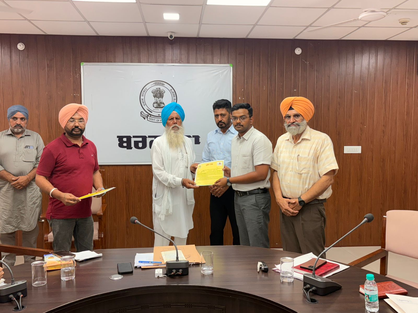 ਡਿਪਟੀ ਕਮਿਸ਼ਨਰ ਵੱਲੋਂ ਪਰਾਲੀ ਪ੍ਰਬੰਧਨ ਕਰਨ ਵਾਲੇ ਕਿਸਾਨਾਂ ਦਾ ਸਨਮਾਨ