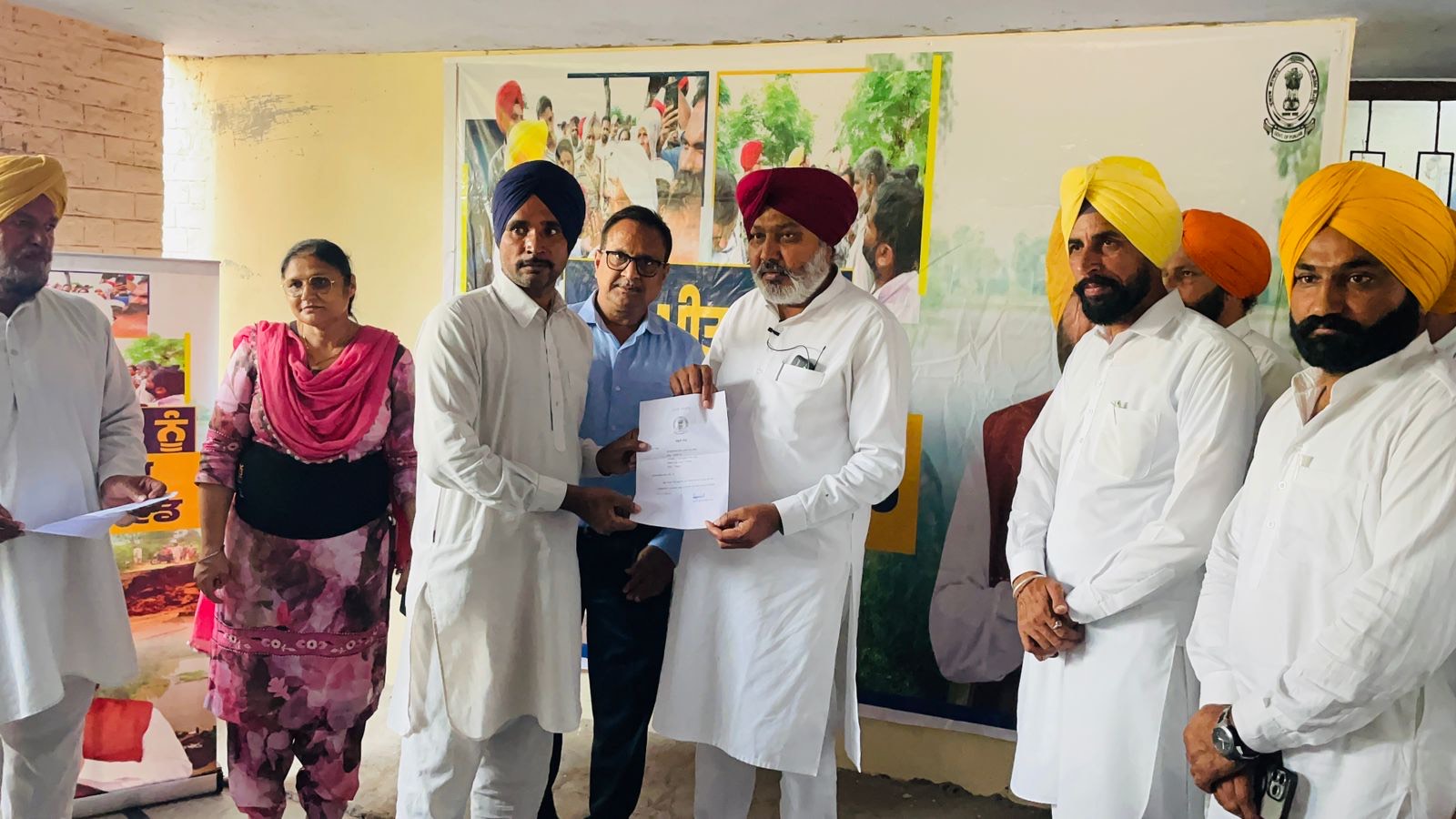 ਕੈਬਨਿਟ ਮੰਤਰੀ ਹਰਪਾਲ ਸਿੰਘ ਚੀਮਾ ਨੇ ਹਲਕਾ ਦਿੜ੍ਹਬਾ ਦੇ 13 ਹੜ੍ਹ ਪੀੜਤਾਂ ਨੂੰ ਮੁਆਵਜ਼ਾ ਰਾਸ਼ੀ ਦੇ ਮਨਜ਼ੂਰੀ ਪੱਤਰ ਸੌਂਪੇ