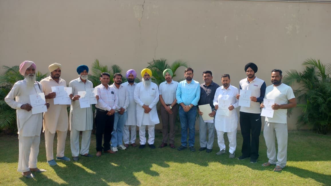 ਕੈਬਨਿਟ ਮੰਤਰੀ ਅਮਨ ਅਰੋੜਾ ਦੇ ਨਿਰਦੇਸ਼ਾਂ ‘ਤੇ ਐੱਸ.ਡੀ.ਐੱਮ. ਚਰਨਜੋਤ ਸਿੰਘ ਵਾਲੀਆ ਨੇ ਹਲਕਾ ਸੁਨਾਮ ਦੇ 09 ਹੜ੍ਹ ਪੀੜਤਾਂ ਨੂੰ ਮੁਆਵਜ਼ਾ ਰਾਸ਼ੀ ਦੇ ਮਨਜ਼ੂਰੀ ਪੱਤਰ ਸੌਂਪੇ