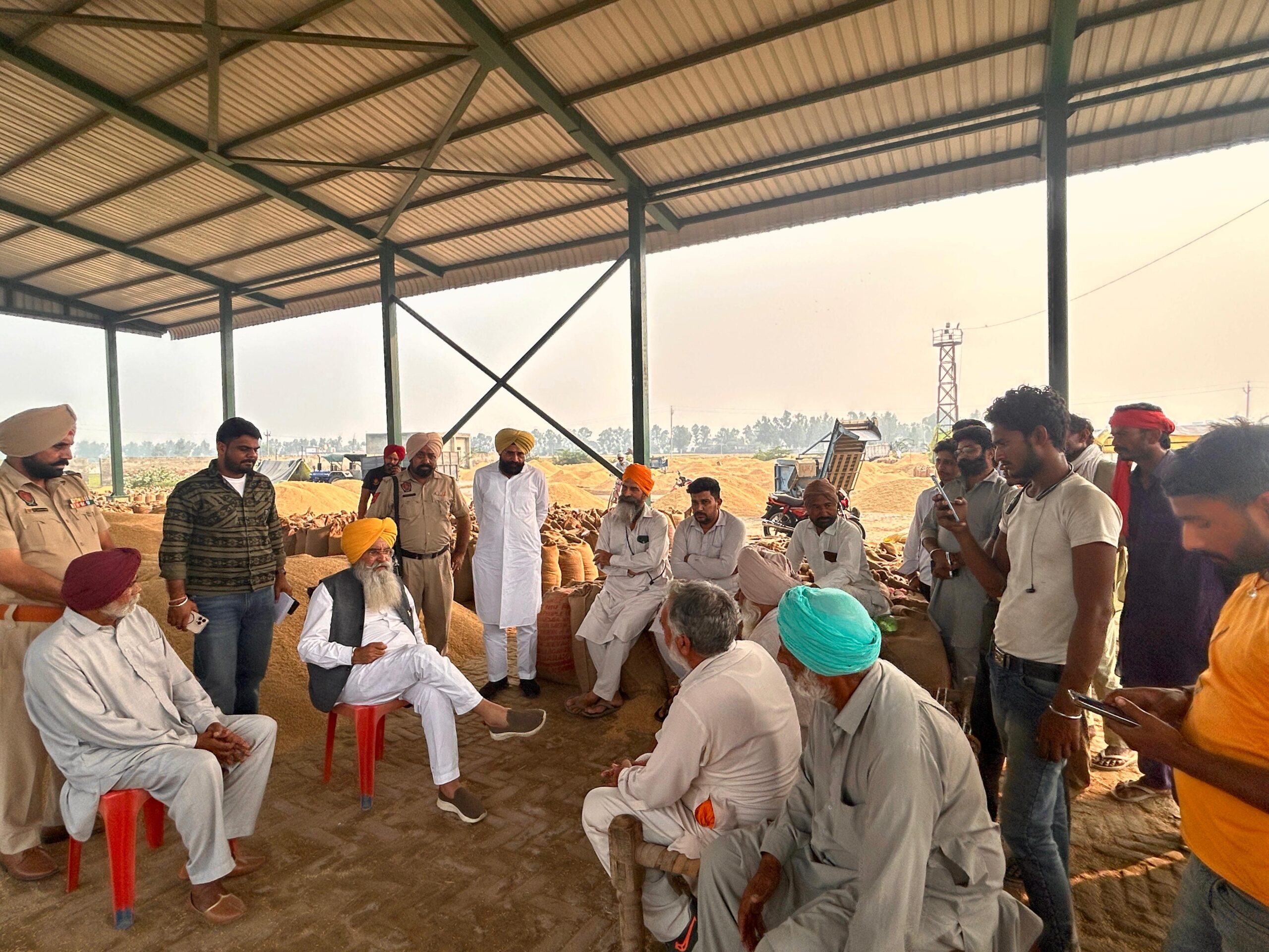 ਕੈਬਨਿਟ ਮੰਤਰੀ ਗੁਰਮੀਤ ਸਿੰਘ ਖੁੱਡੀਆਂ ਨੇ ਦਿਉਣ ਖੇੜਾ ਦਾਣਾ ਮੰਡੀ ਦਾ ਲਿਆ ਜਾਇਜ਼ਾ