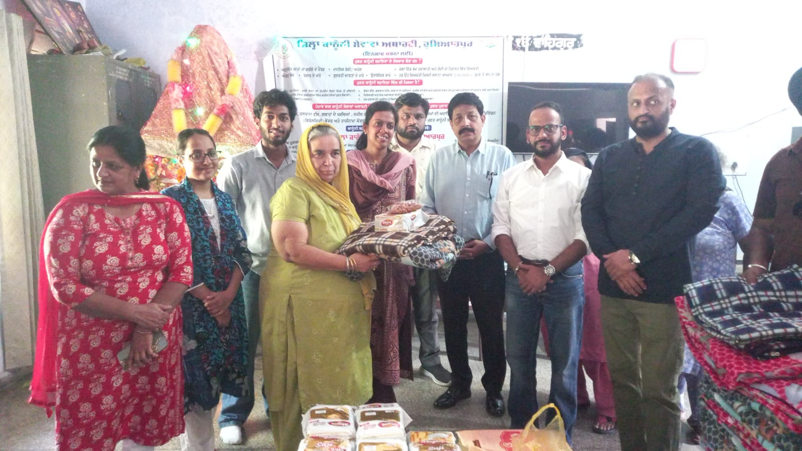 ਡਿਪਟੀ ਕਮਿਸ਼ਨਰ ਆਸ਼ਿਕਾ ਜੈਨ ਨੇ ਬਜ਼ੁਰਗਾਂ ਅਤੇ ਬੱਚਿਆਂ ਨਾਲ ਸਾਂਝੀਆਂ ਕੀਤੀਆਂ ਦੀਵਾਲੀ ਦੀਆਂ ਖੁਸ਼ੀਆਂ