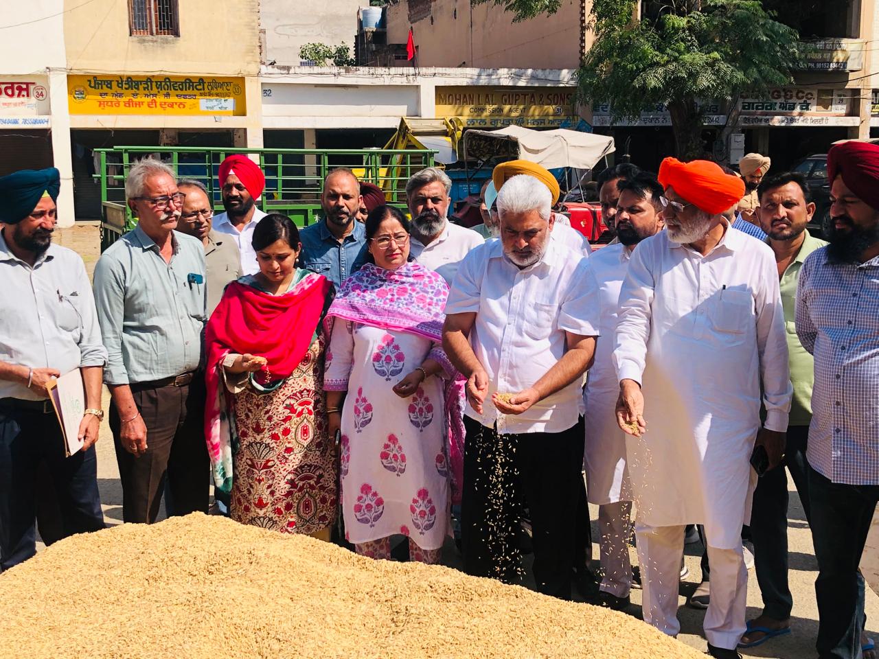 ਕੇਂਦਰੀ ਟੀਮਾਂ ਬਾਰਸ਼ਾਂ ਦੇ ਅਨਾਜ ਦੇ ਦਾਣੇ ‘ਤੇ ਪ੍ਰਭਾਵ ਦਾ ਮੁਲਾਂਕਣ ਕਰਨ ਲਈ ਪੰਜਾਬ ਦੀਆਂ ਮੰਡੀਆਂ ਦਾ ਦੌਰਾ ਕਰਨਗੀਆਂ: ਖੁਰਾਕ ਮੰਤਰੀ ਲਾਲ ਚੰਦ ਕਟਾਰੂਚੱਕ