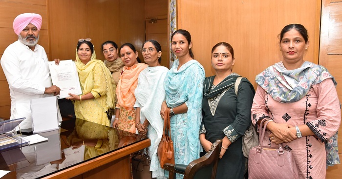 ਪੰਜਾਬ ਸਰਕਾਰ ਵੱਲੋਂ ਆਸ਼ਾ ਵਰਕਰਾਂ ਅਤੇ ਫੈਸੀਲੀਟੇਟਰਾਂ ਨੂੰ ਜਣੇਪਾ ਛੁੱਟੀ ਦਾ ਲਾਭ ਦੇਣ ਸਬੰਧੀ ਨੋਟੀਫਿਕੇਸ਼ਨ ਜਾਰੀ