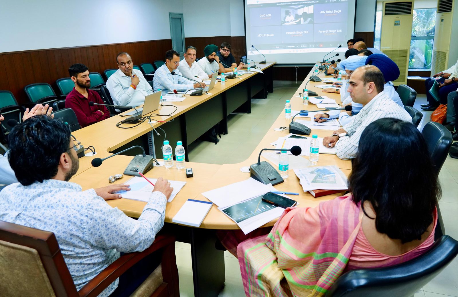 ਡਾ. ਰਵਜੋਤ ਸਿੰਘ ਵੱਲੋਂ ਅੰਮ੍ਰਿਤਸਰ, ਜਲੰਧਰ ਅਤੇ ਪਟਿਆਲਾ ਵਿੱਚ ਮੈਸਰਜ਼ ਐਲ ਐਂਡ ਟੀ ਦੁਆਰਾ ਚਲਾਏ ਜਾ ਰਹੇ ਜਲ ਸਪਲਾਈ ਪ੍ਰੋਜੈਕਟਾਂ ਦੀ ਪ੍ਰਗਤੀ ਦਾ ਜਾਇਜ਼ਾ