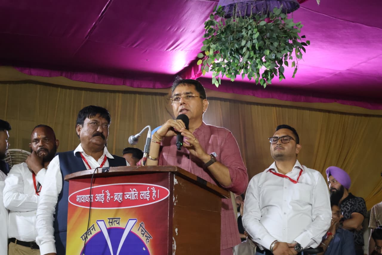 ਮਹਾਂਰਿਸ਼ੀ ਵਾਲਮੀਕਿ ਜੈਅੰਤੀ ਮੌਕੇ ਸ਼ੋਭਾ ਯਾਤਰਾ ‘ਚ ਕੈਬਨਿਟ ਮੰਤਰੀ ਅਰੋੜਾ ਤੇ ਮੁੰਡੀਆਂ ਵੱਲੋਂ ਸ਼ਿਰਕਤ