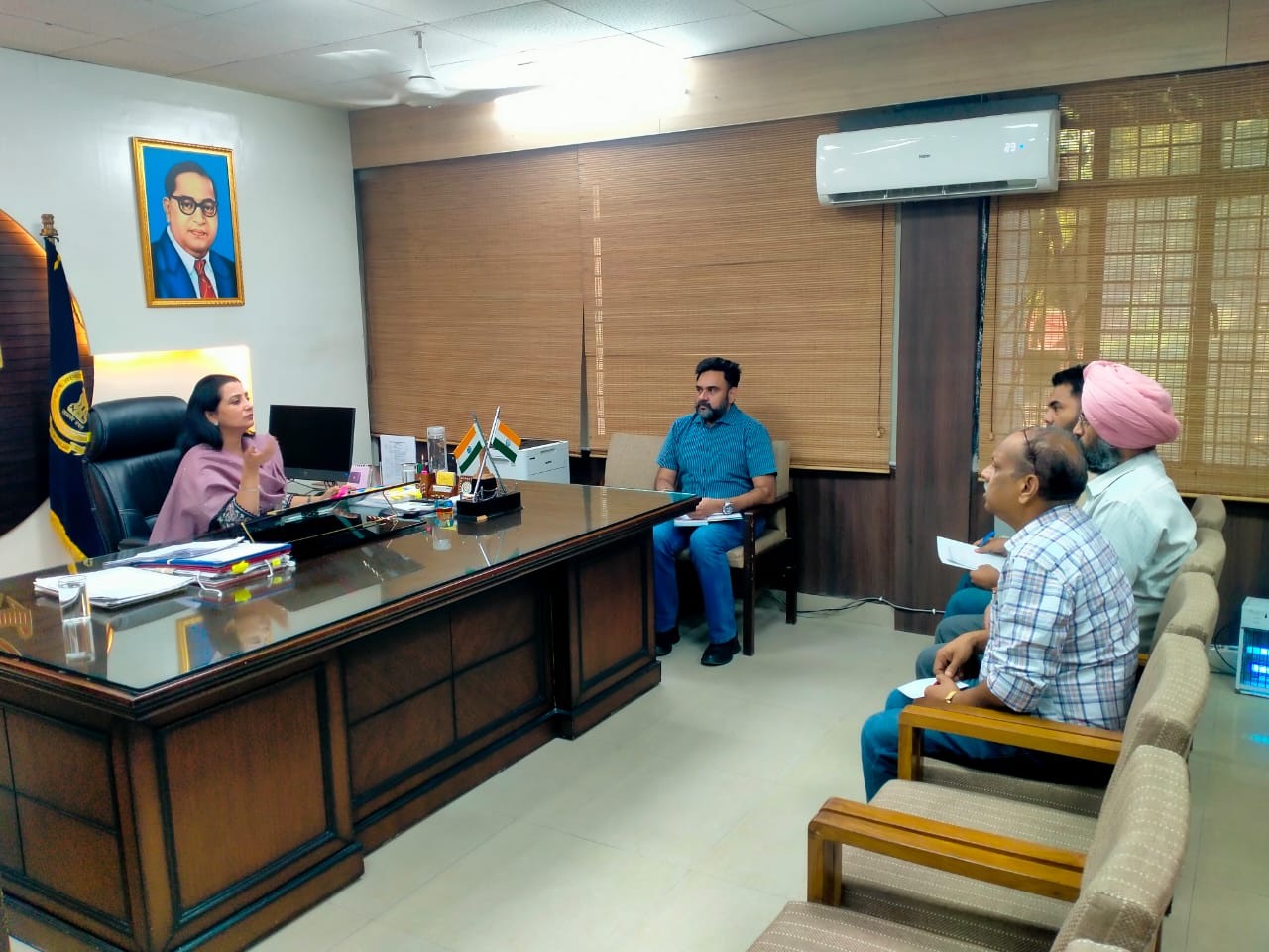 ਤਿਉਹਾਰਾਂ ਦੇ ਸੀਜ਼ਨ ਮੌਕੇ ਦਵਾਈਆਂ ਦੀ ਉਪਲੱਬਧਤਾ, ਐਂਬੂਲੈਂਸ ਅਤੇ ਸਟਾਫ ਦੀ ਹਾਜ਼ਰੀ ਯਕੀਨੀ ਬਣਾਈ ਜਾਵੇ-ਡਿਪਟੀ ਕਮਿਸ਼ਨਰ