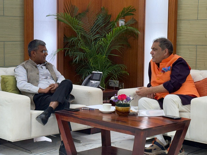 ਐਨ.ਐਚ.ਏ.ਆਈ. ਦੇ ਚੇਅਰਮੈਨ ਵੱਲੋਂ ਕੈਬਨਿਟ ਮੰਤਰੀ ਅਰੋੜਾ ਨੂੰ ਆਦਮਪੁਰ ਹਵਾਈ ਅੱਡੇ ਲਈ ਬਿਹਤਰ ਸੜਕੀ ਸੰਪਰਕ ਦਾ ਭਰੋਸਾ