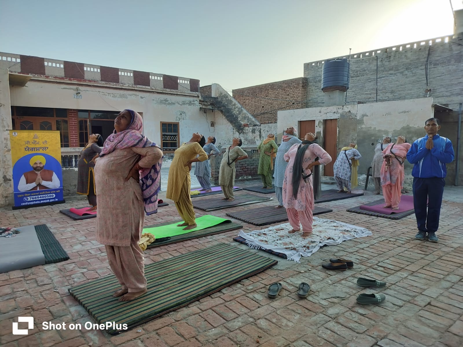 58 ਯੋਗਾਂ ਟ੍ਰੇਨਰਾਂ ਵੱਲੋਂ ਜ਼ਿਲ੍ਹੇ ਵਿੱਚ ਰੋਜ਼ਾਨਾ ਲਗਾਈਆਂ ਜਾ ਰਹੀਆਂ ਹਨ 231 ਯੋਗ ਕਲਾਸਾਂ:  ਡਿਪਟੀ ਕਮਿਸ਼ਨਰ