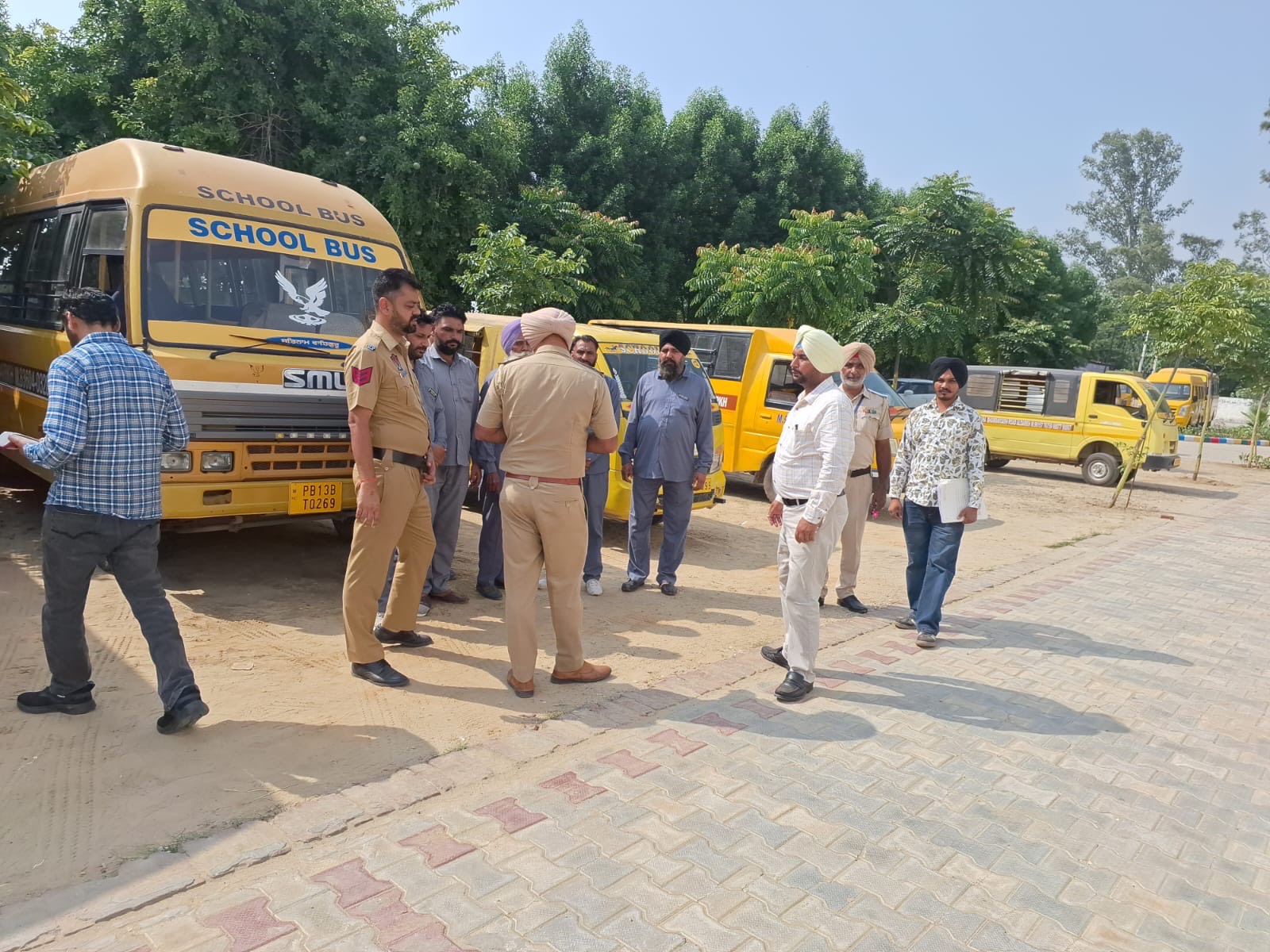 ਸਕੂਲ ਬੱਸਾਂ ਦੀ ਚੈਕਿੰਗ; ਦਰਜਨ ਦੇ ਕਰੀਬ ਕੱਟੇ ਚਲਾਨ